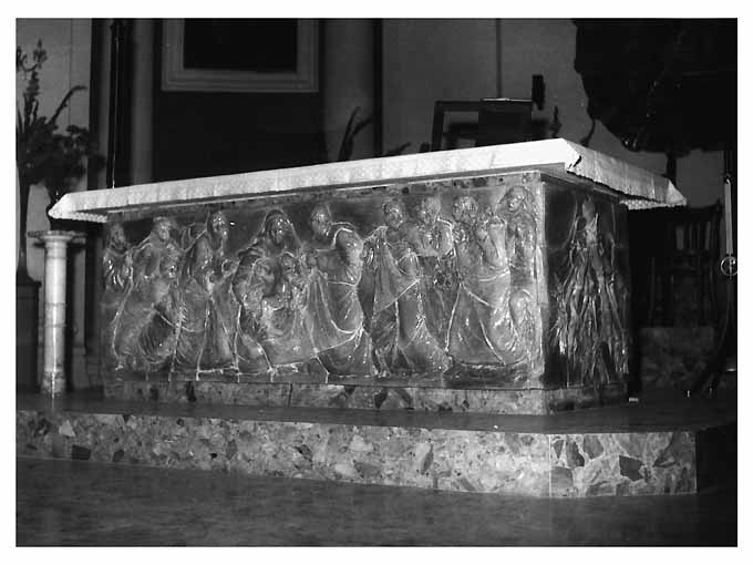 altare maggiore di Enriquez Giacomo (sec. XX)