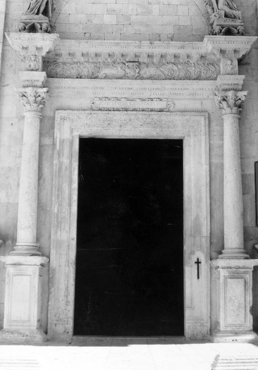 portale - bottega pugliese (sec. XVII)