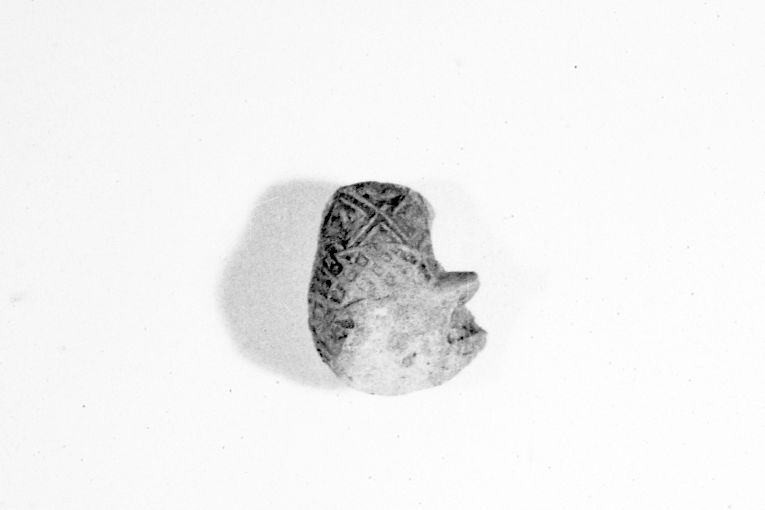 motivo decorativo (pipa, frammento) - produzione apulo-lucana (secc. XVIII/ XIX)