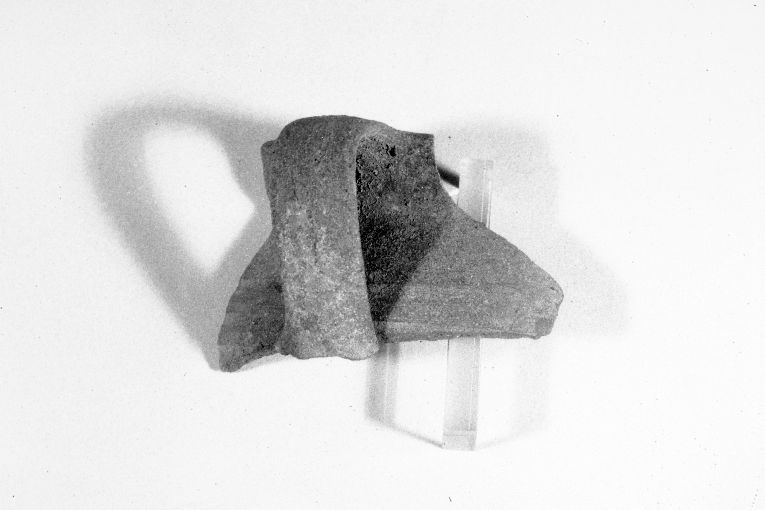 anfora, frammento - produzione apulo-lucana (sec. XVI)