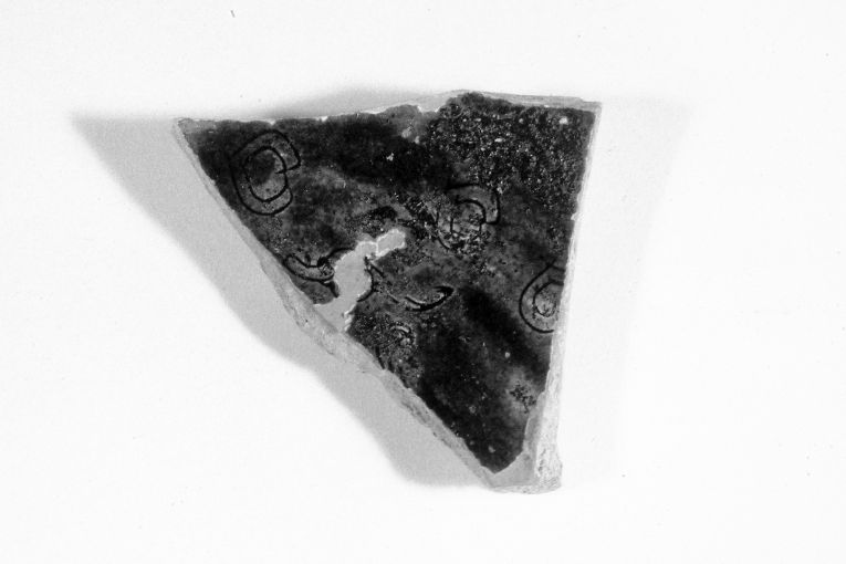 motivo decorativo fitomorfo (ciotola, frammento) - produzione apulo-lucana (metà sec. XIII)