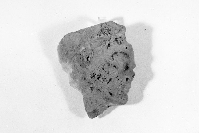 testa maschile (scultura, frammento) - produzione apulo-lucana (sec. XIX)