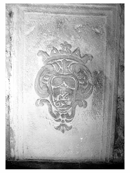 stemma gentilizio (rilievo) - produzione pugliese (sec. XVIII)