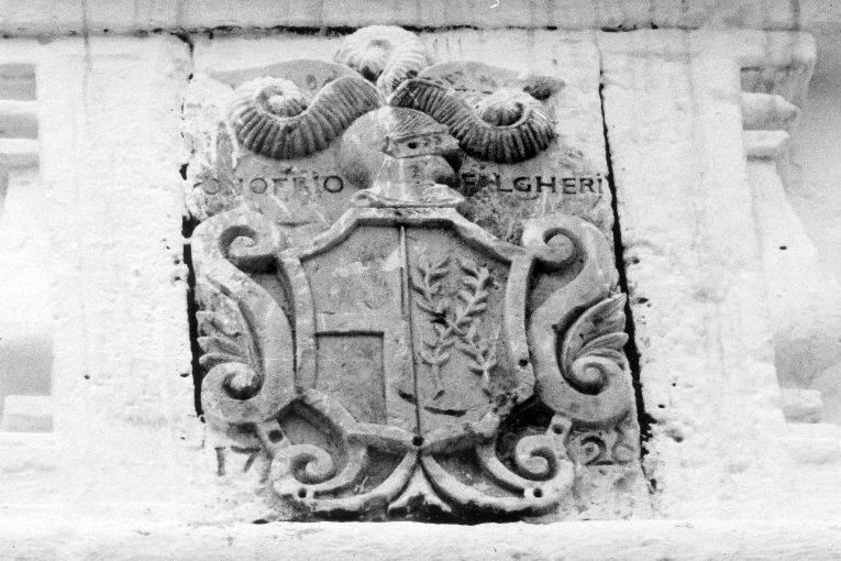 famiglia Falgheri, stemma gentilizio (rilievo) - produzione salentina (sec. XVIII)
