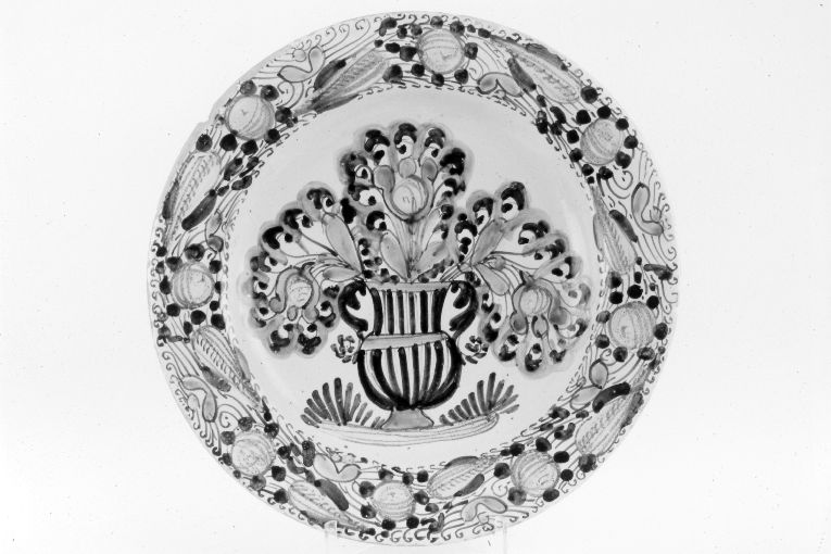 Vaso con fiori (piatto) - manifattura salentina (ultimo quarto sec. XVII)