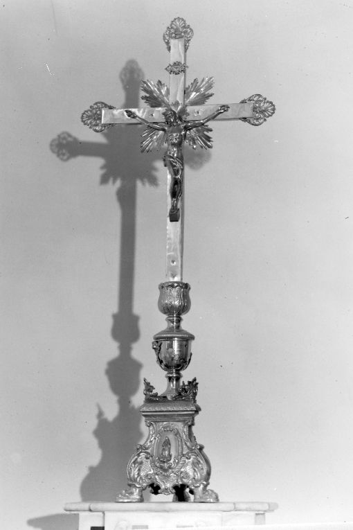 croce d'altare - ambito salentino (prima metà sec. XX)