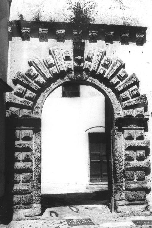 portale con mignano, opera isolata - ambito salentino (sec. XVI)