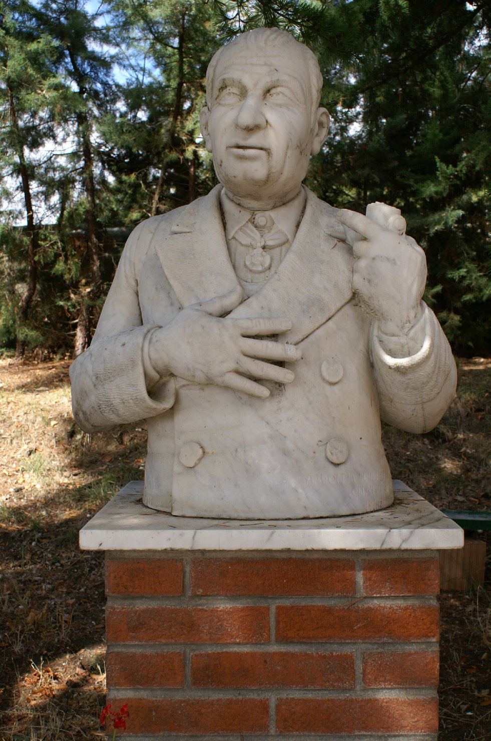 busto maschile (scultura) - bottega Italia centro-meridionale (sec. XX)