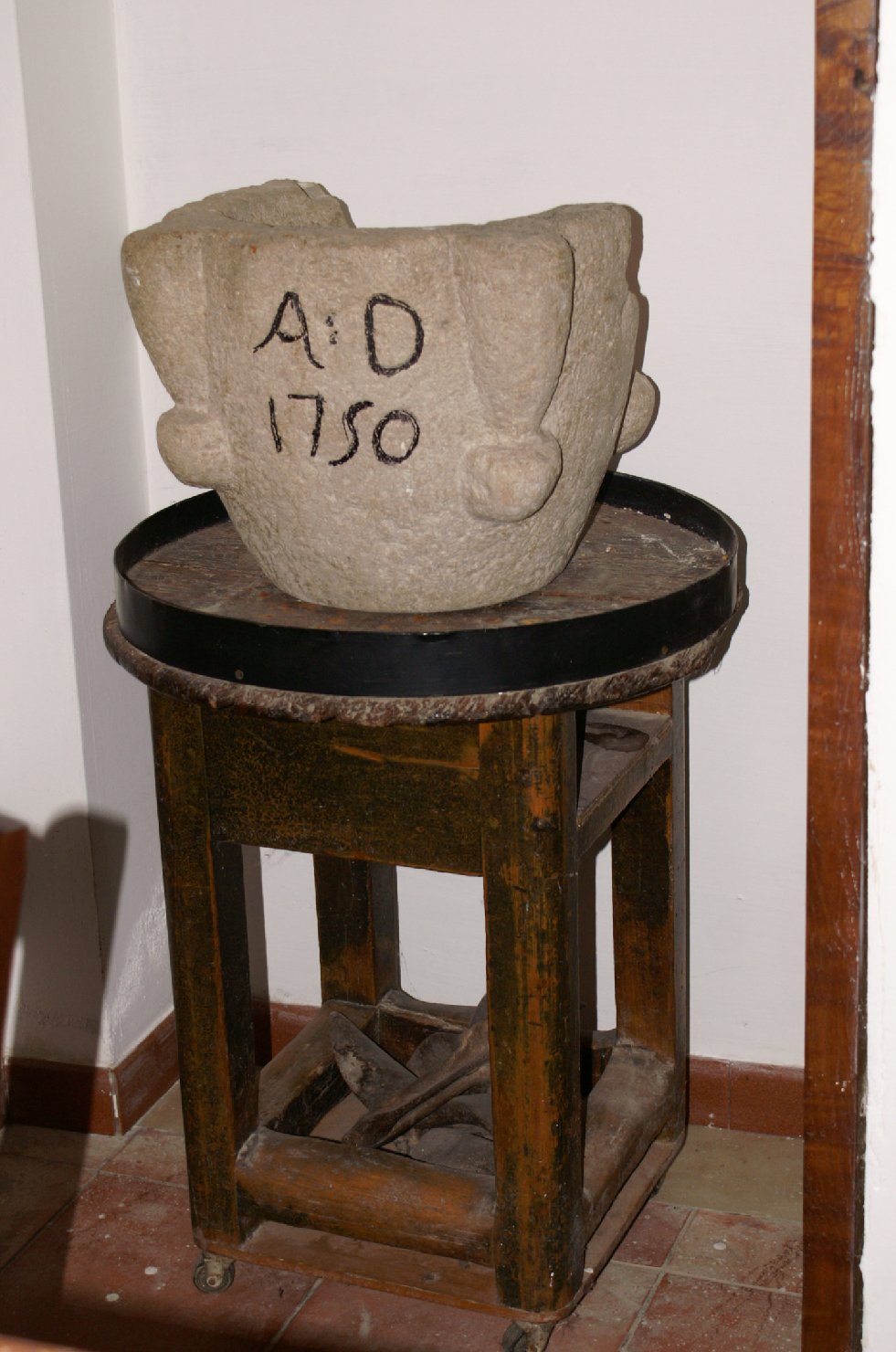 mortaio, opera isolata - bottega molisana (sec. XVIII)