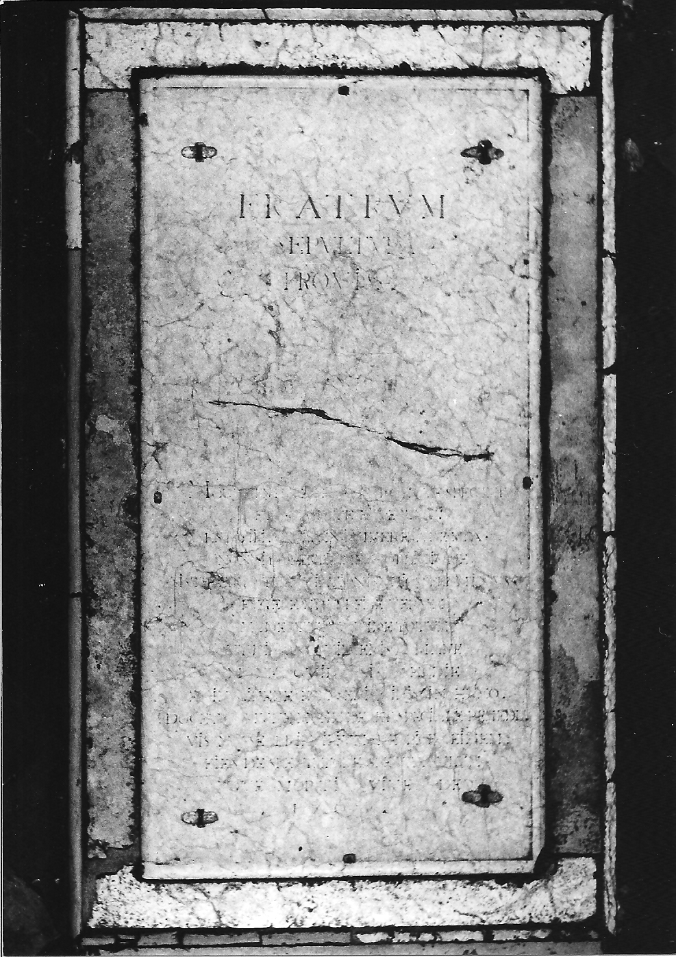 lapide tombale, opera isolata - bottega ferrarese (sec. XVIII)