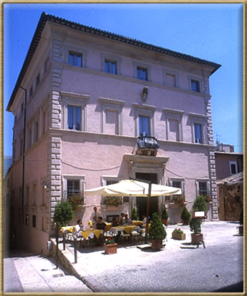 Palazzo Valenti (palazzo) - Trevi (PG) 