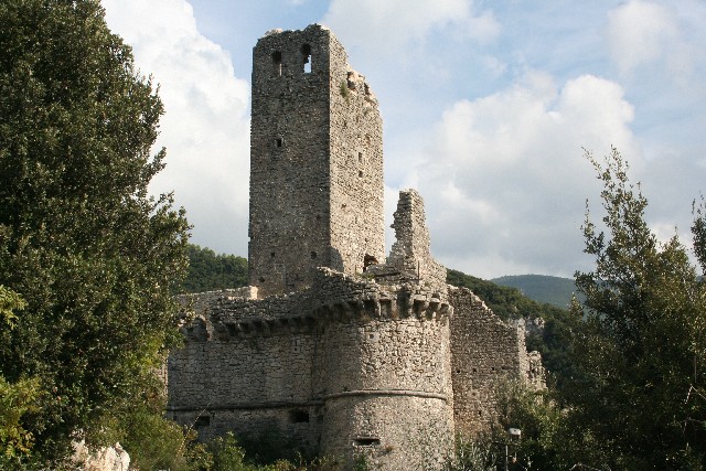 Castello di Monterivoso (cassero) - Ferentillo (TR) 