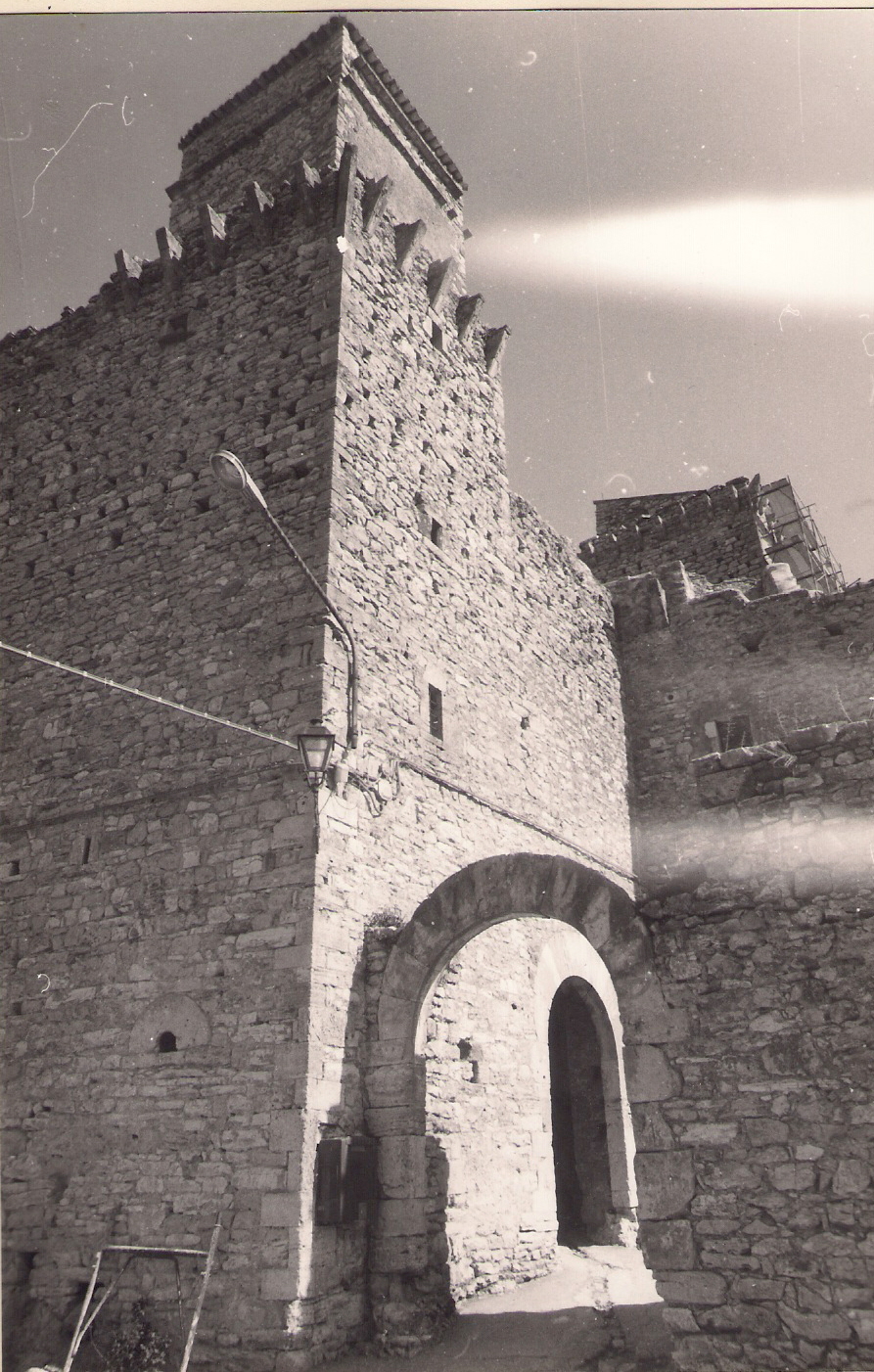 Porta di ingressso - Gualdo Cattaneo (PG) 