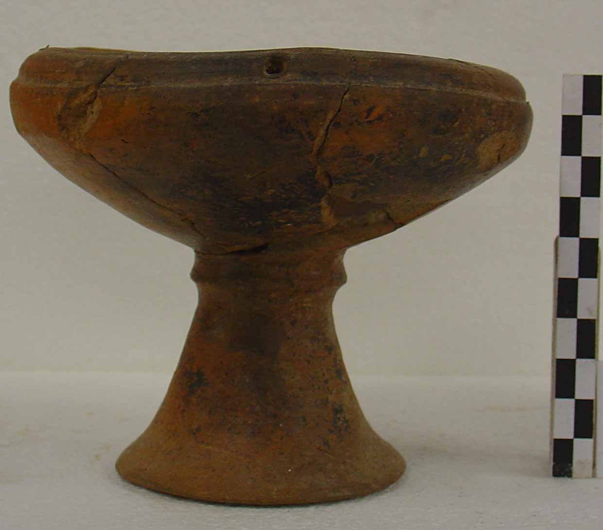 coppetta su alto piede (inizio VI a.C)