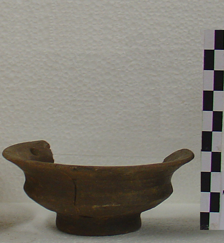 piattello carenato (terzo quarto VII a.C)