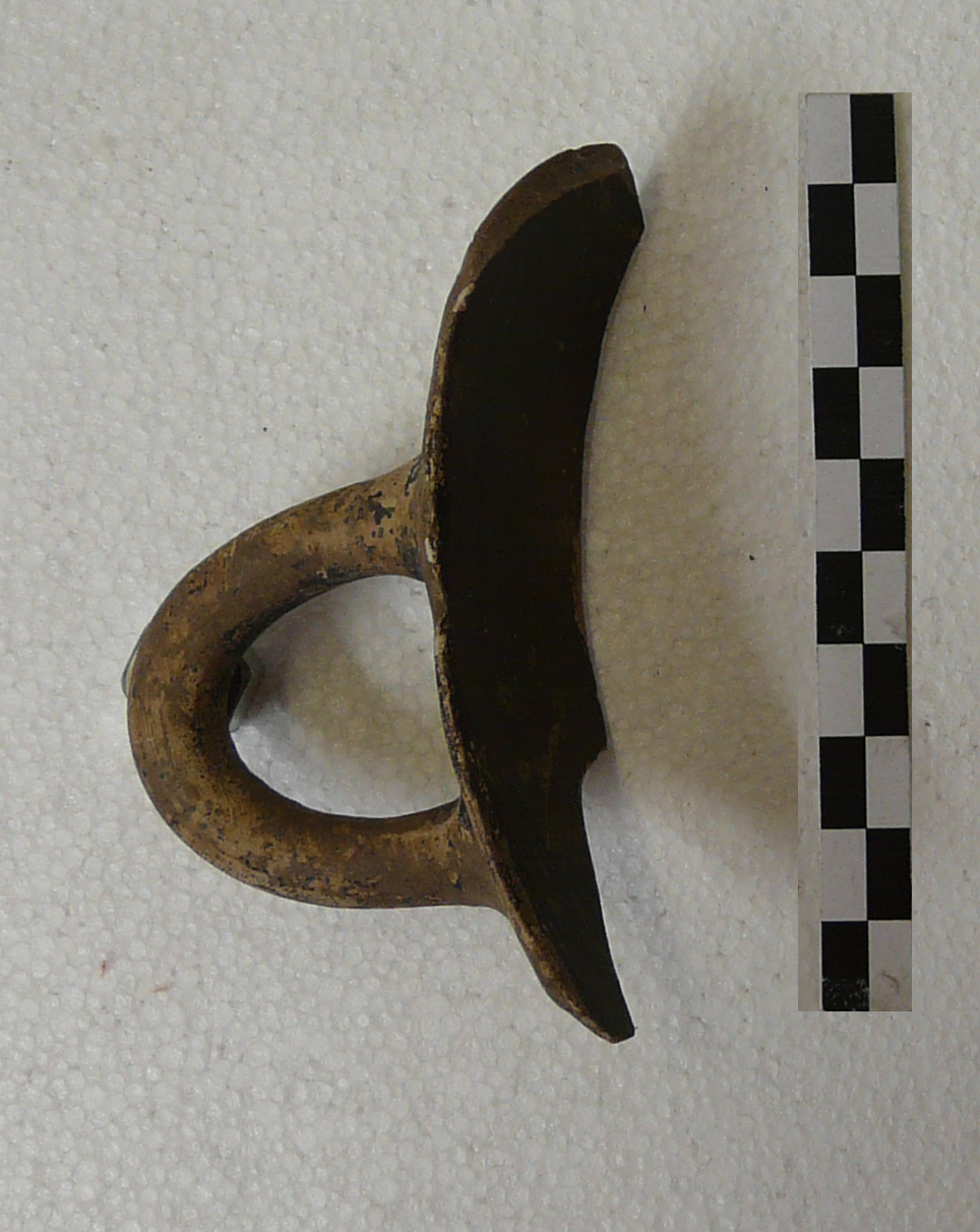 skyphos/orlo e ansa (primo quarto V a.C)