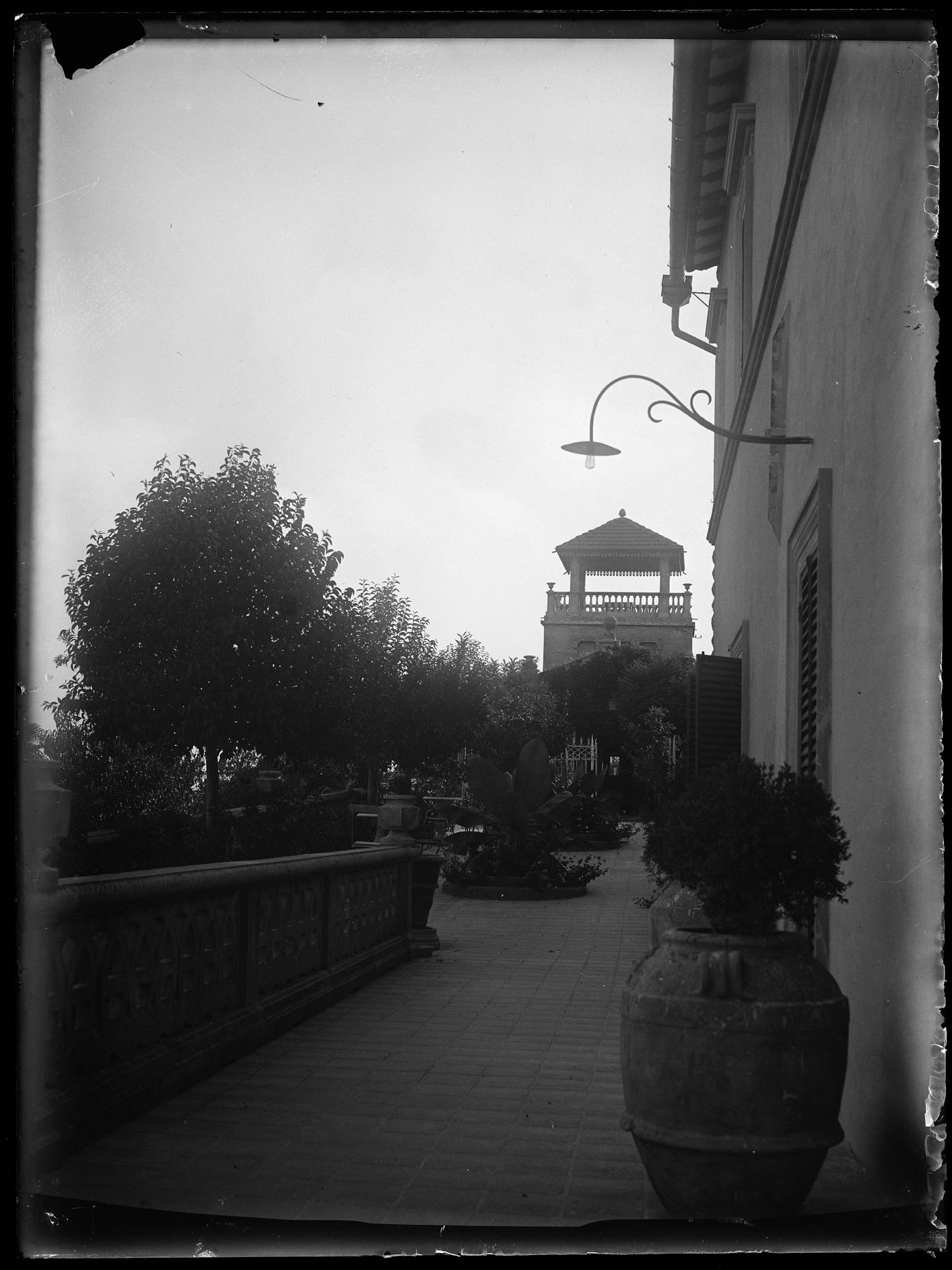 L1708 (negativo) di studio di vetrate artistiche Moretti-Caselli (fine/ inizio XX/ XXI)