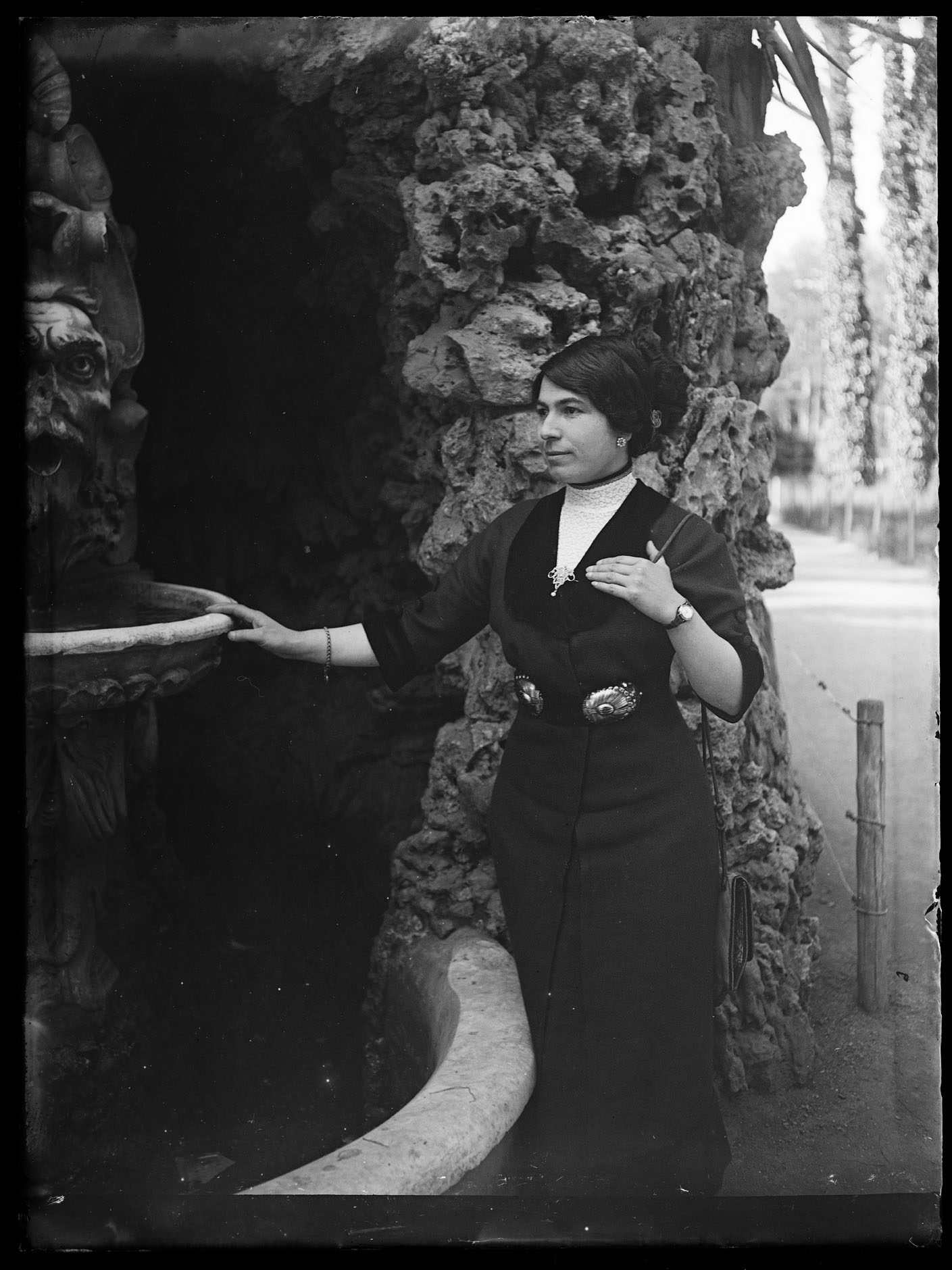 L1975 (negativo) di studio di vetrate artistiche Moretti-Caselli (fine/ inizio XX/ XXI)