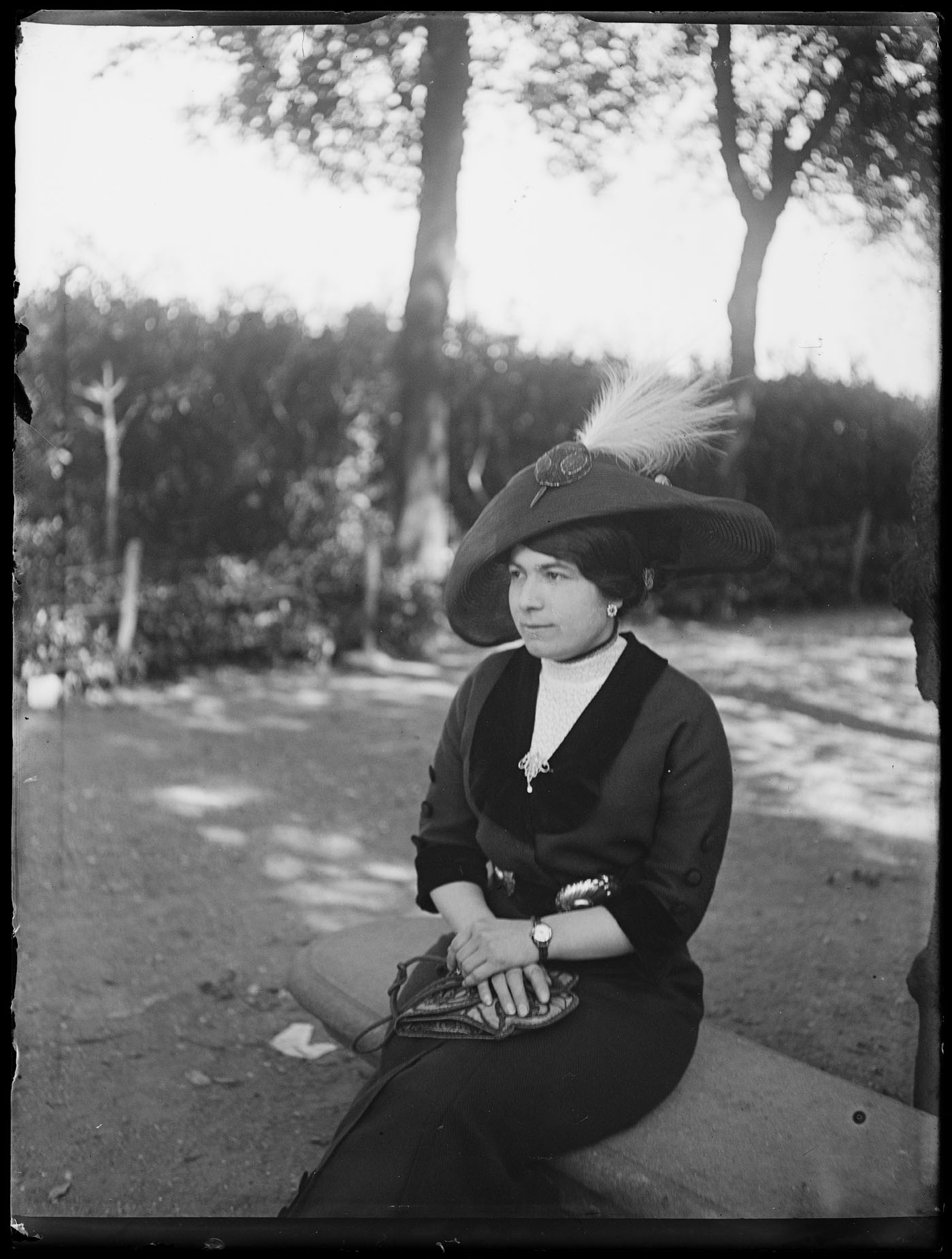 L1976 (negativo) di studio di vetrate artistiche Moretti-Caselli (fine/ inizio XX/ XXI)