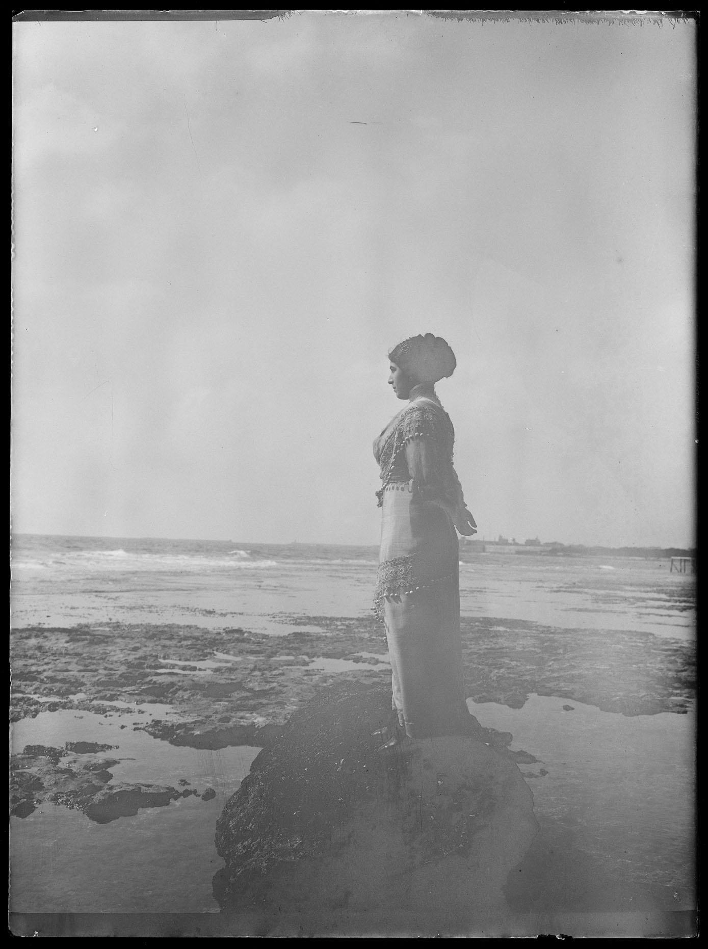 L1981 (negativo) di studio di vetrate artistiche Moretti-Caselli (fine/ inizio XX/ XXI)