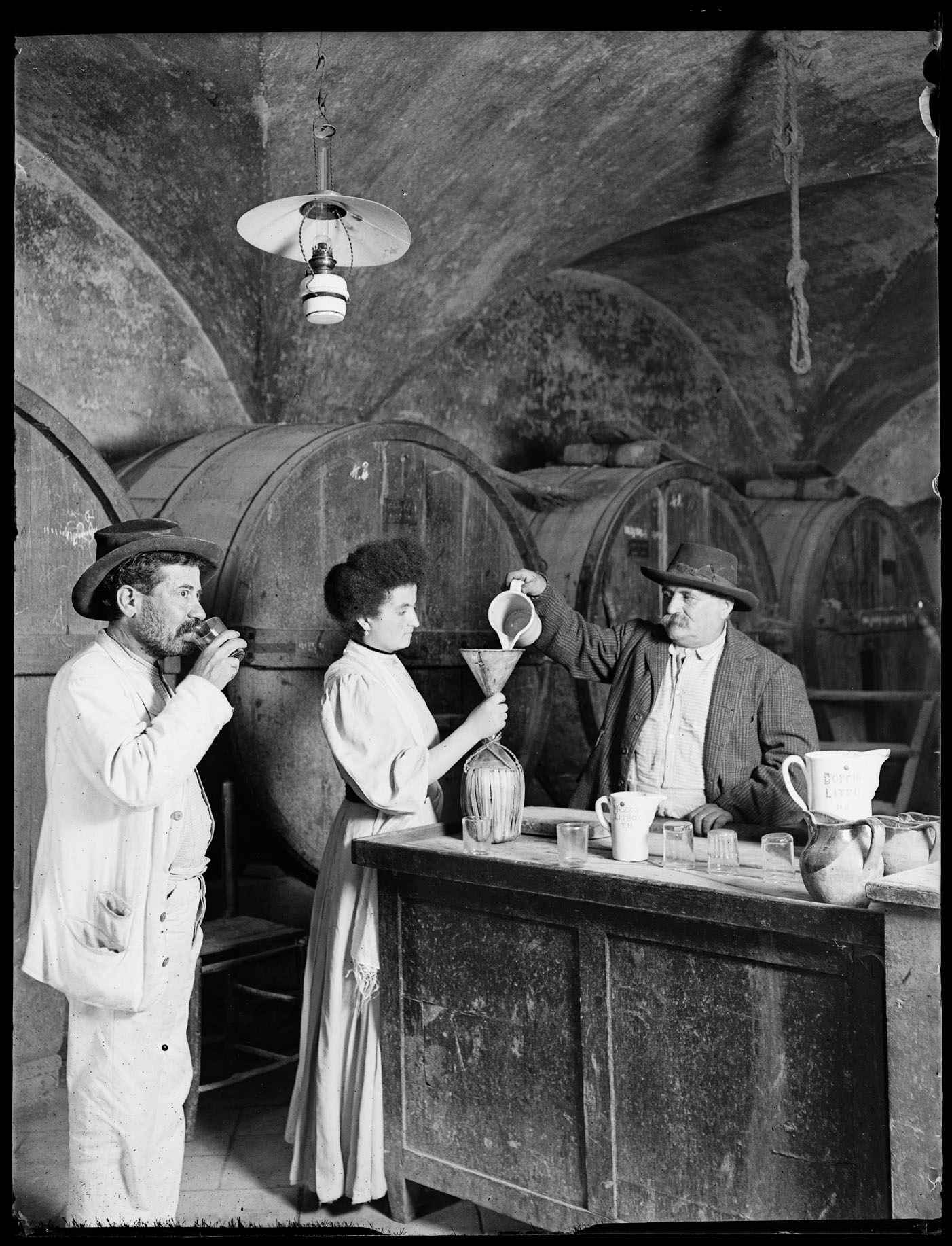 L1921 (negativo) di studio di vetrate artistiche Moretti-Caselli (fine/ inizio XX/ XXI)