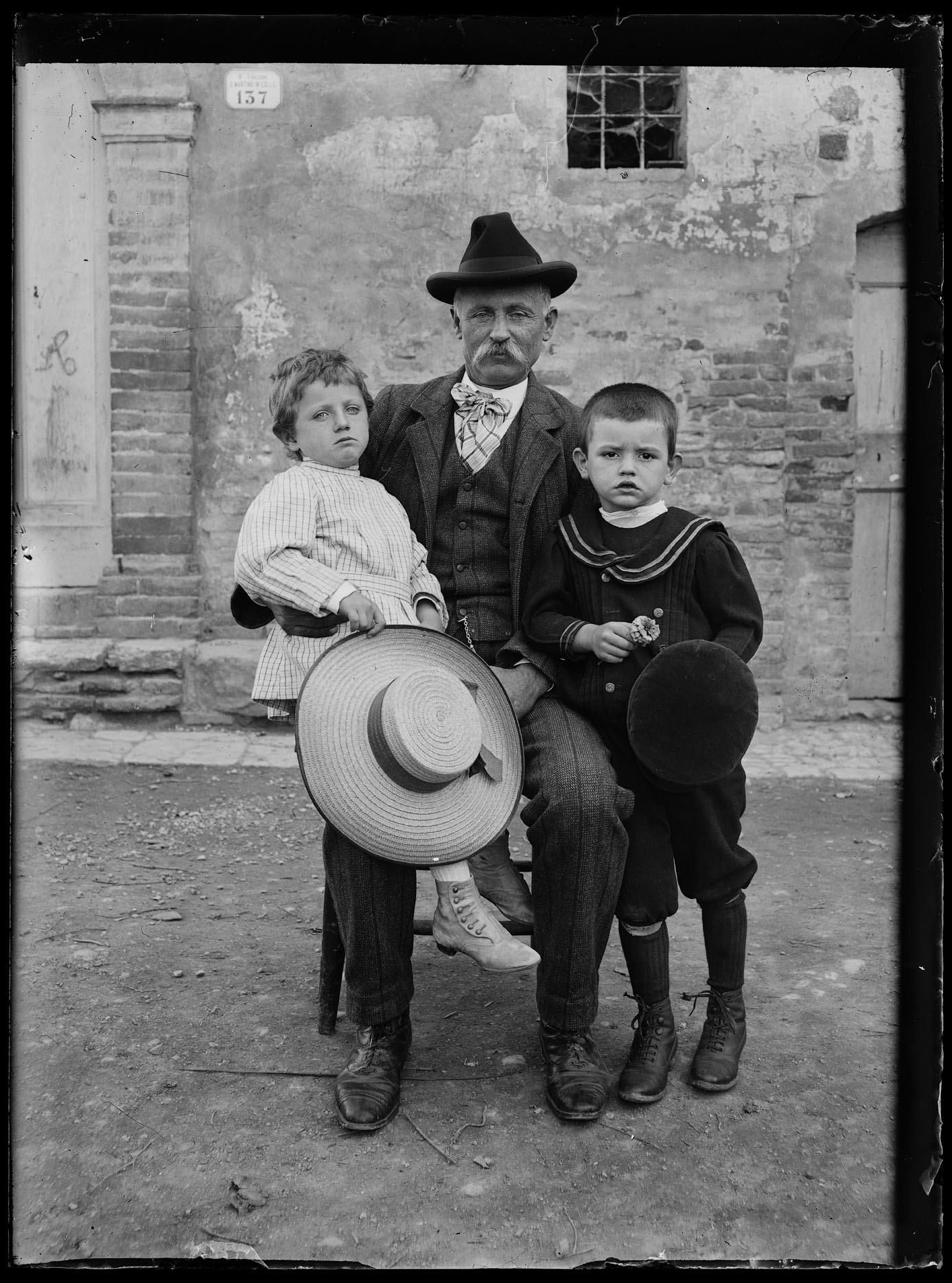 L1969 (negativo) di studio di vetrate artistiche Moretti-Caselli (fine/ inizio XX/ XXI)