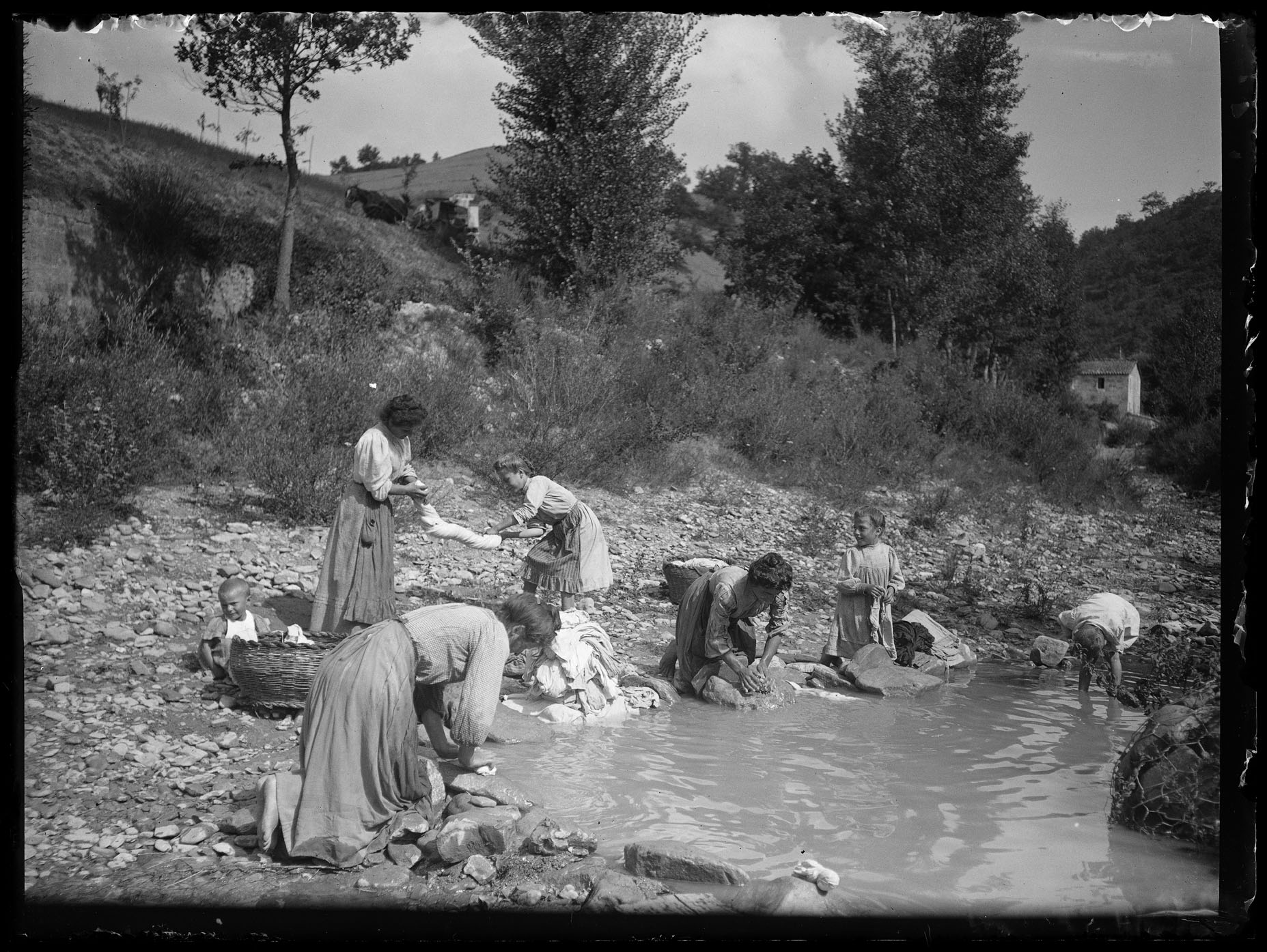 L2017 (negativo) di studio di vetrate artistiche Moretti-Caselli (fine/ inizio XX/ XXI)