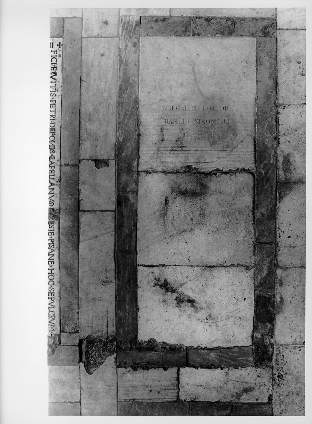 Ranieri Simonelli (lastra tombale) - bottega pisana (sec. XX)