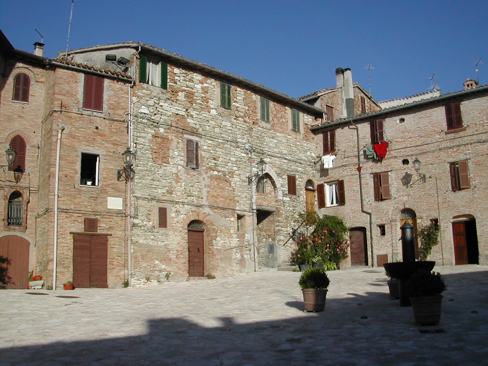 Casa a schiera sulle mura del Castello (casa a schiera) - Fabriano (AN) 