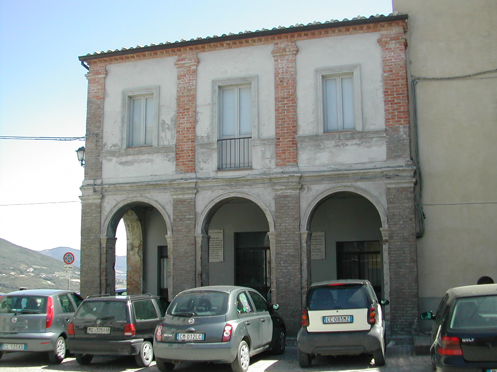 Palazzo con portico (palazzo, civico) - Fabriano (AN) 