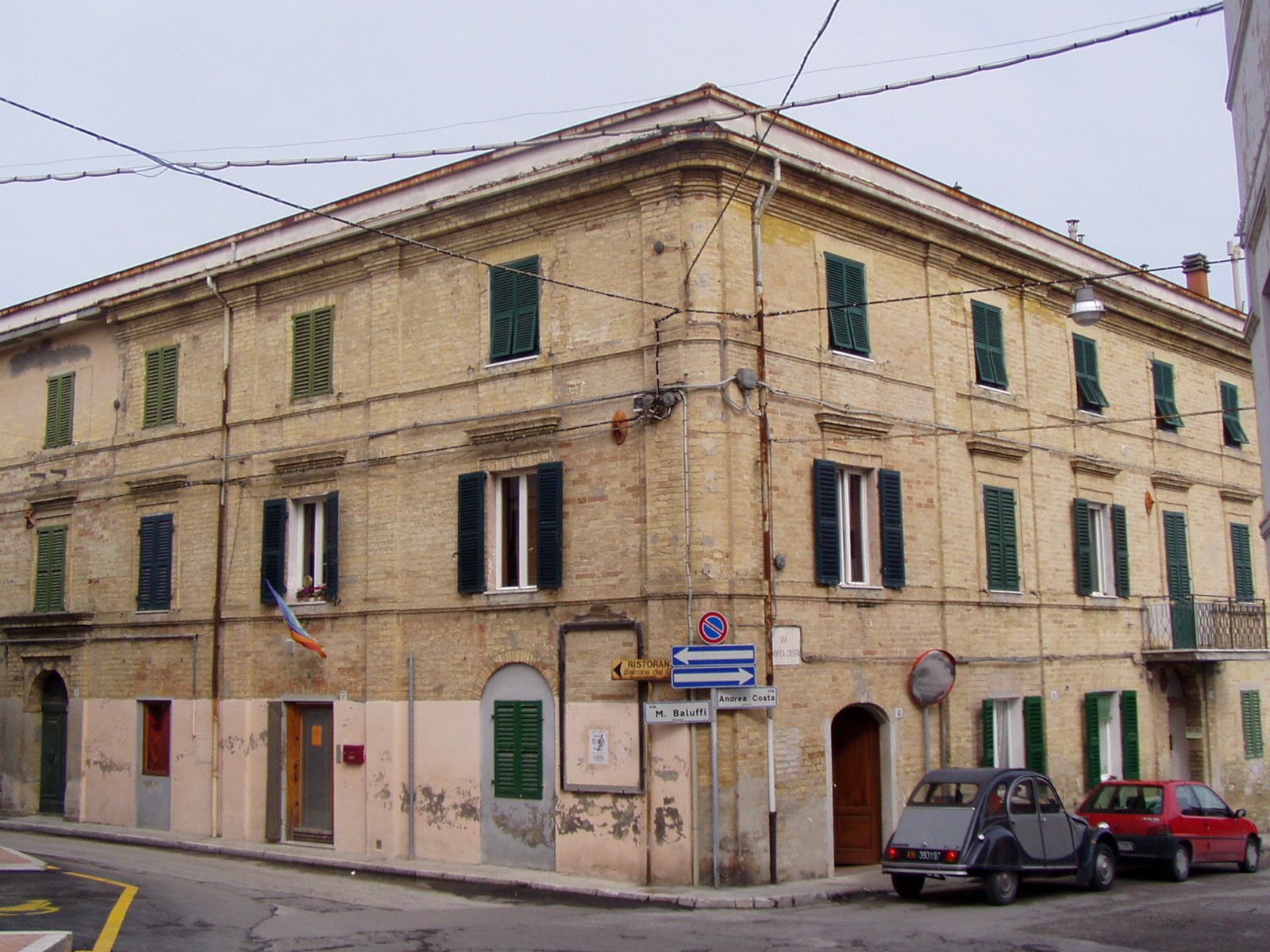 Palazzo d'abitazioni (palazzo, di appartamenti) - Falconara Marittima (AN) 