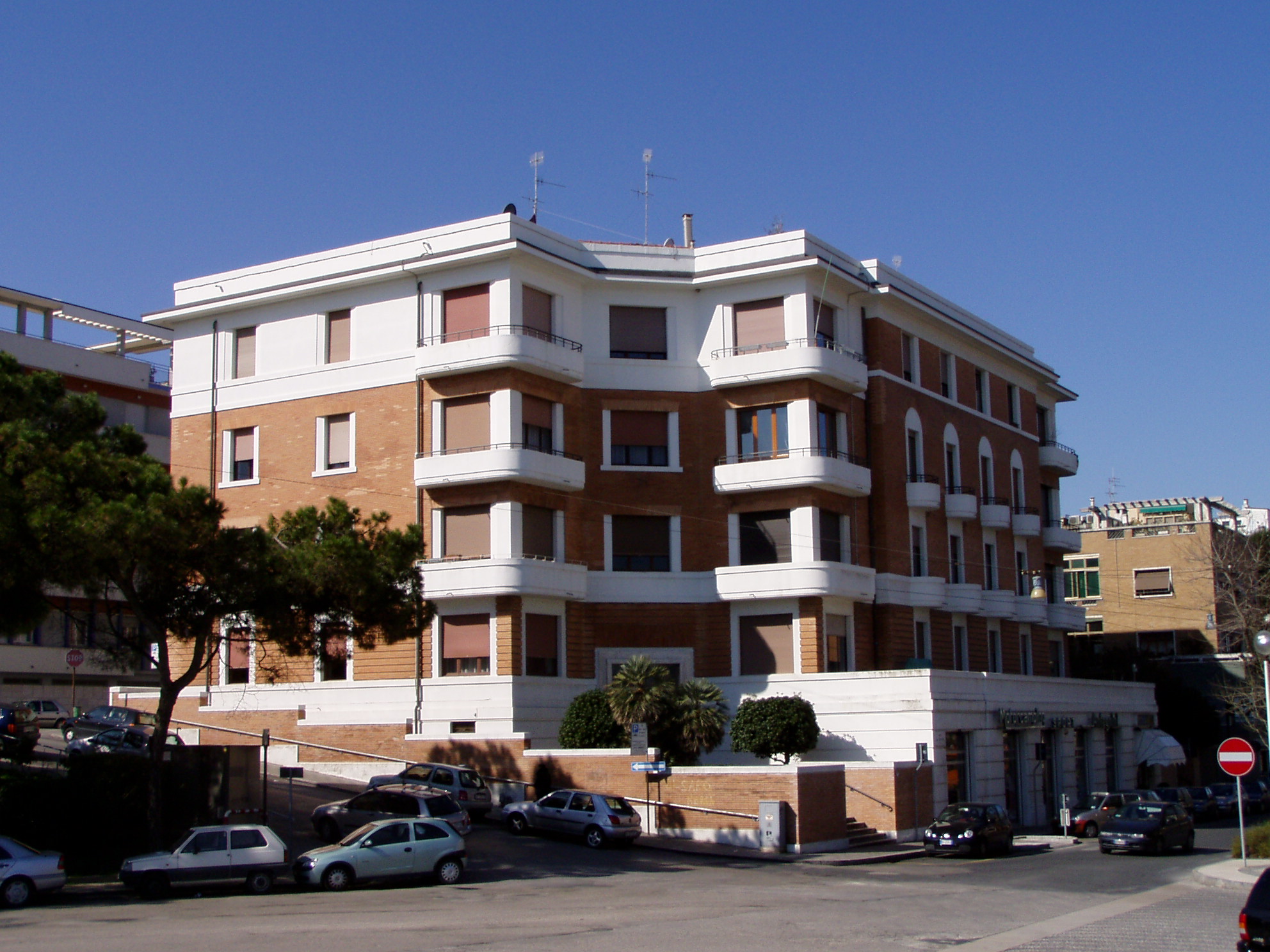 Palazzo in stile razionalista (palazzo) - Ancona (AN) 