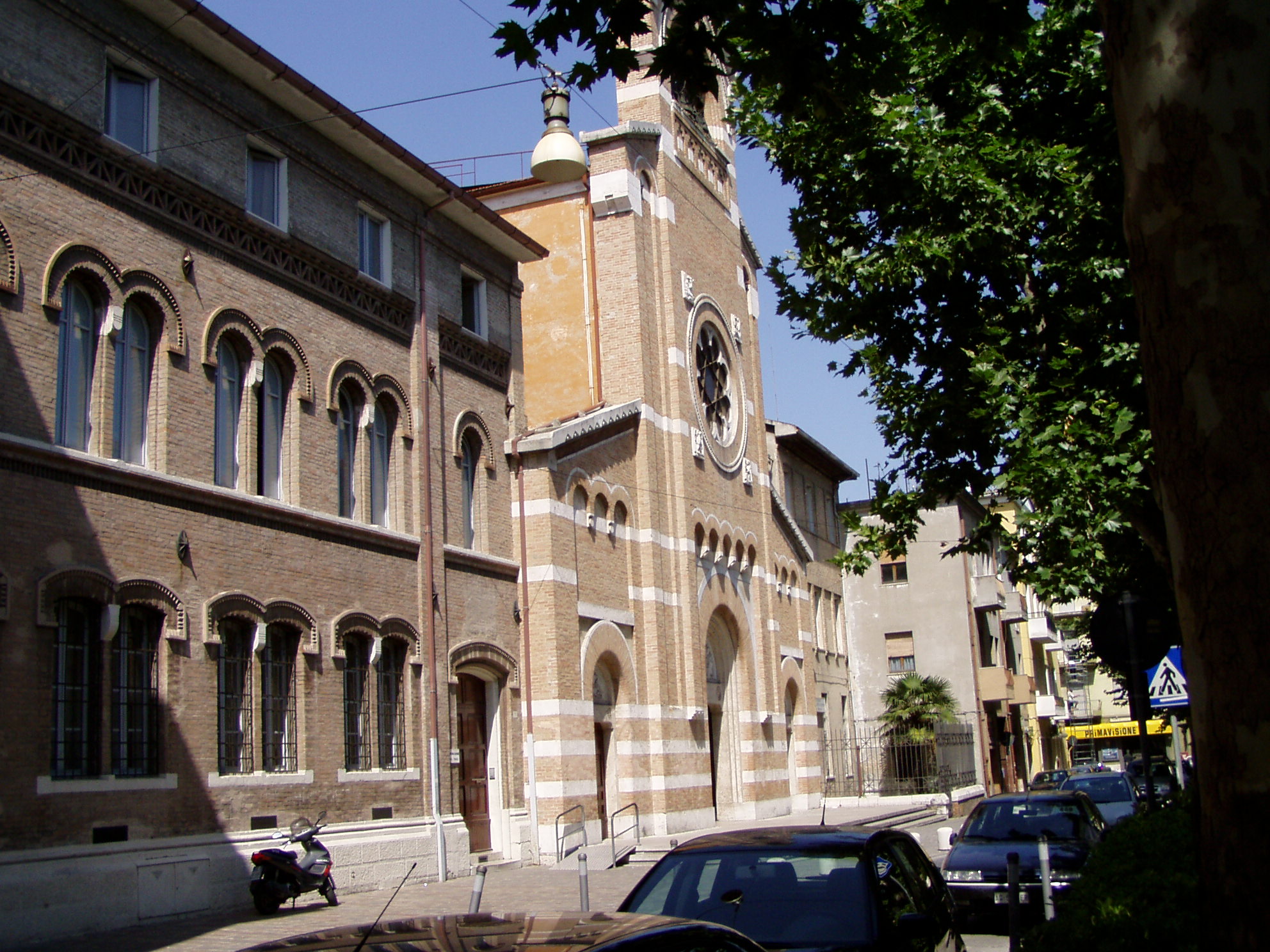 Chiesa della Sacra Famiglia (chiesa) - Ancona (AN) 