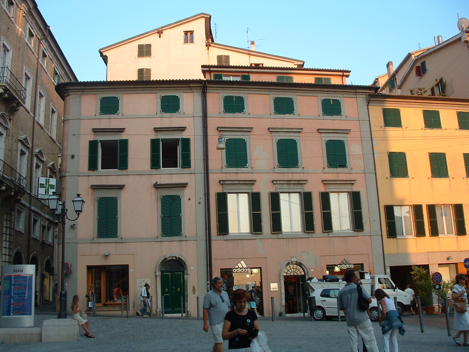 Palazzo di appartamenti (palazzo, di appartamenti) - Ancona (AN) 