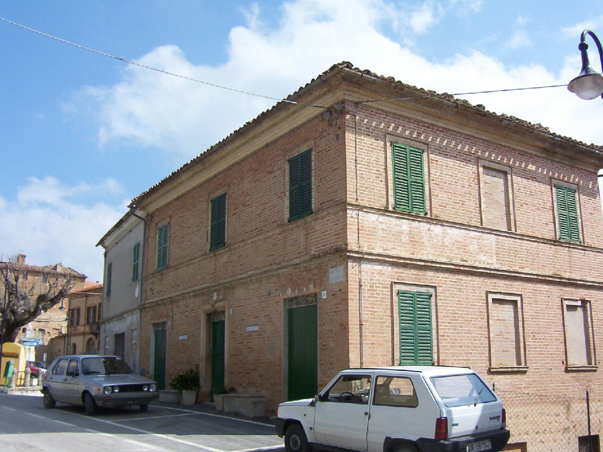 Palazzo di appartamenti (palazzo, di appartamenti) - Poggio San Marcello (AN) 