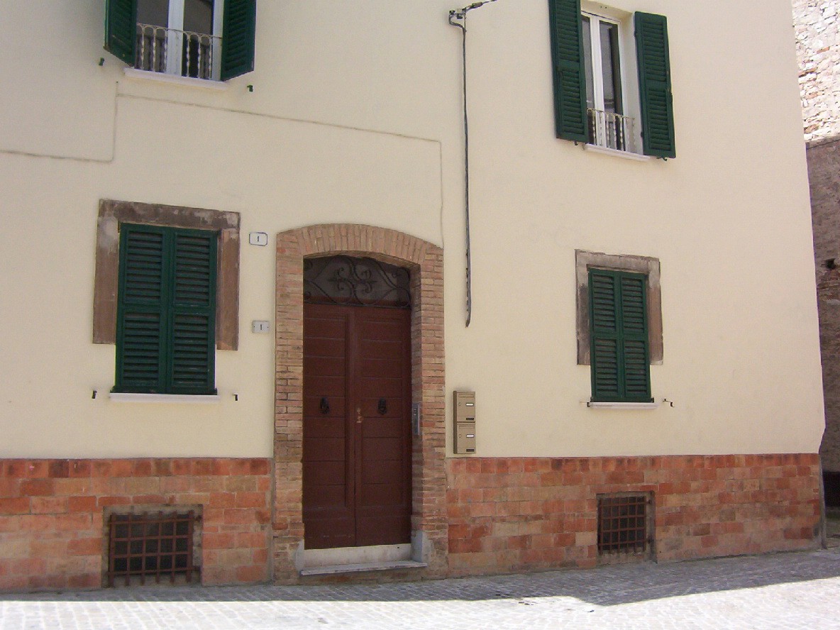 Palazzetto (palazzetto) - Arcevia (AN) 