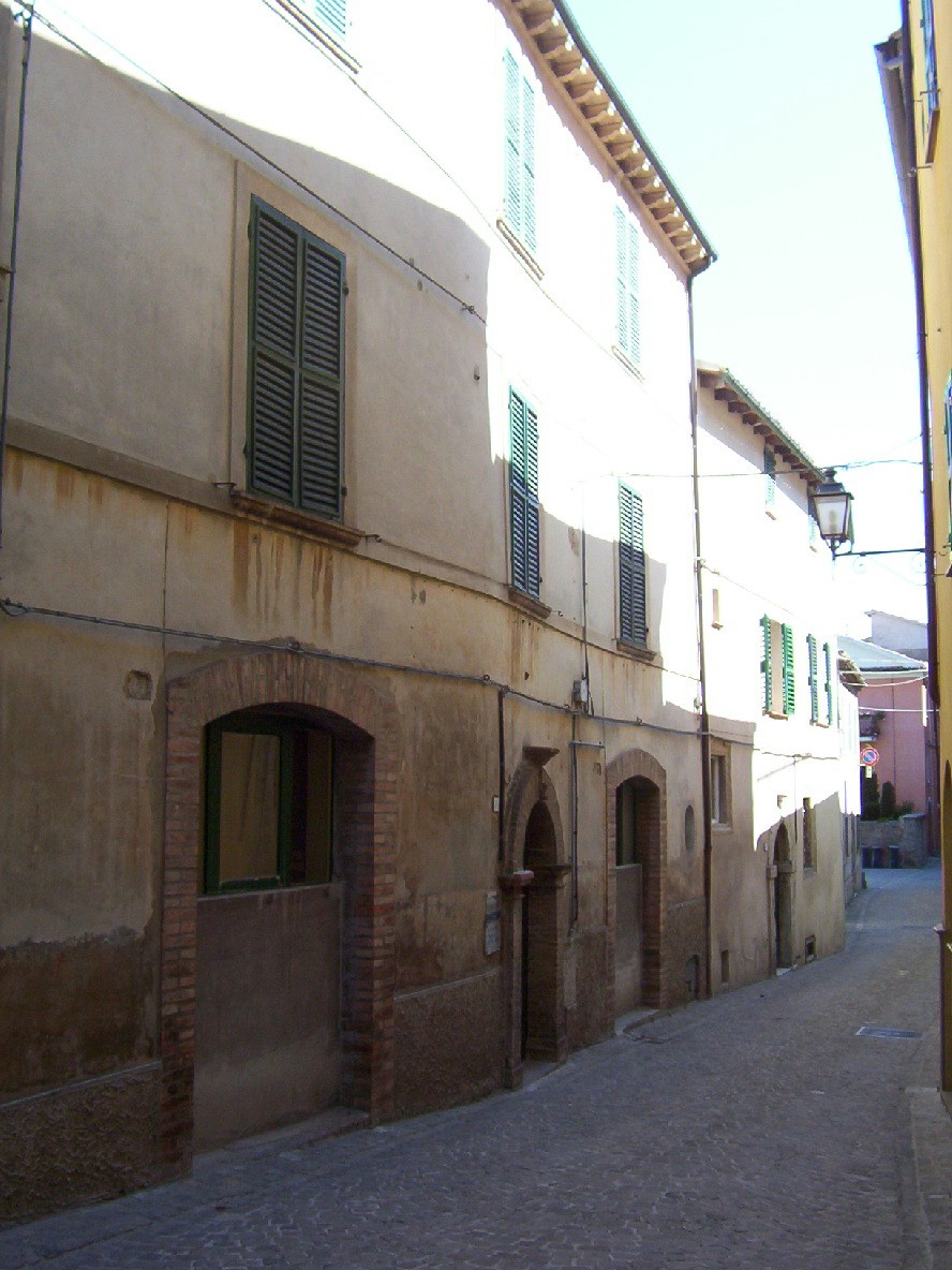 Casa in linea (casa in linea) - Arcevia (AN) 