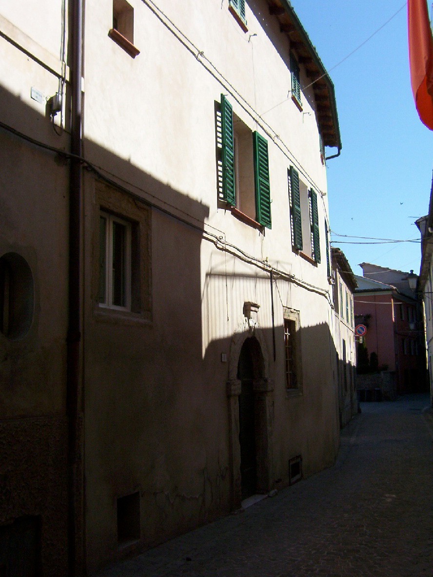 Casa in linea (casa in linea) - Arcevia (AN) 