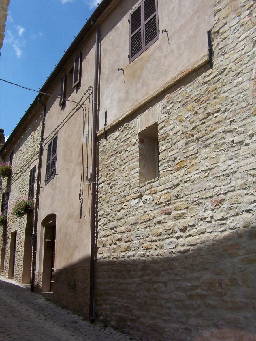 Casa canonica della Chiesa di S. Agata (casa canonica) - Arcevia (AN) 