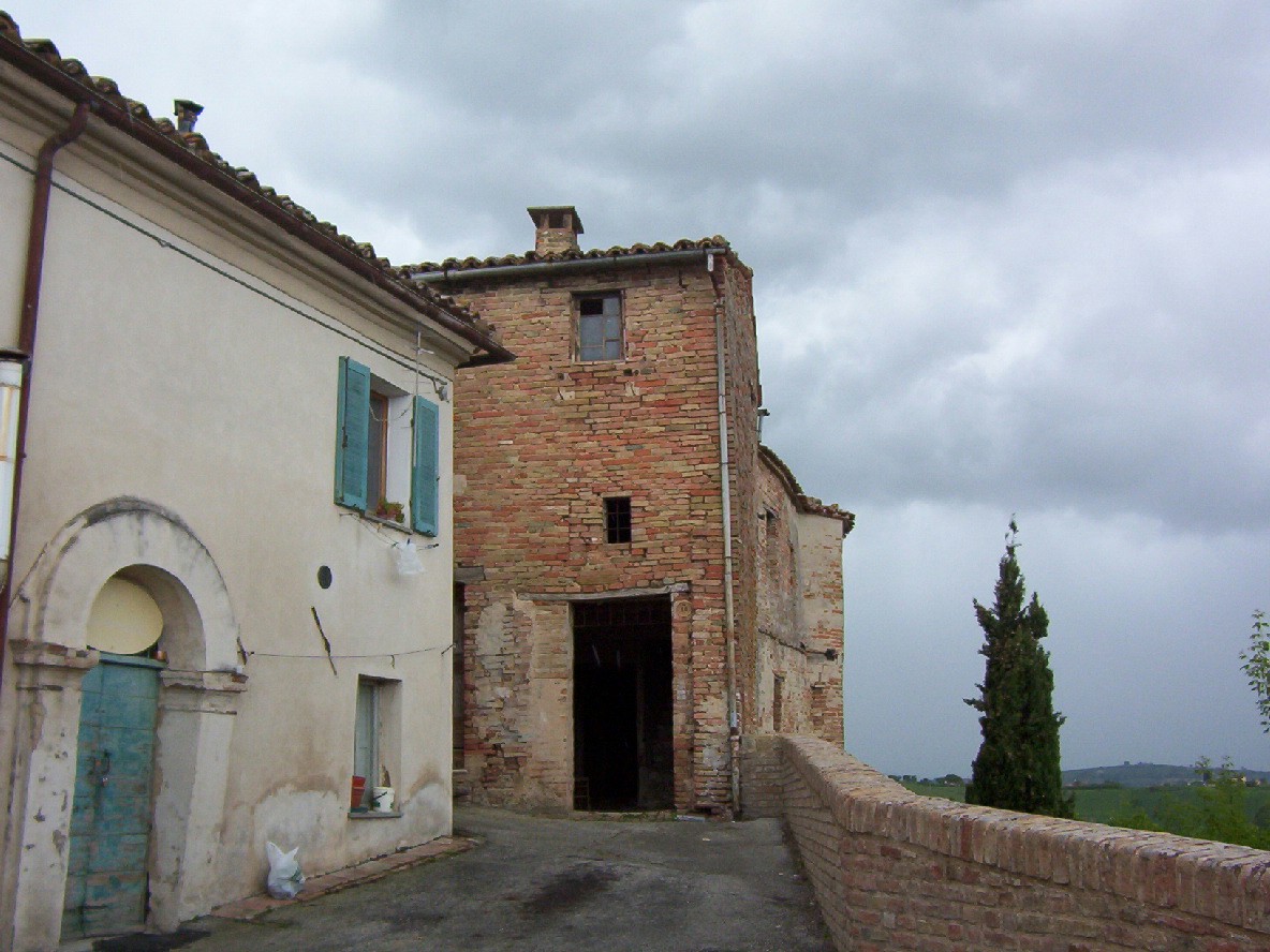Casa sul torrioncino (casa a schiera) - Arcevia (AN) 