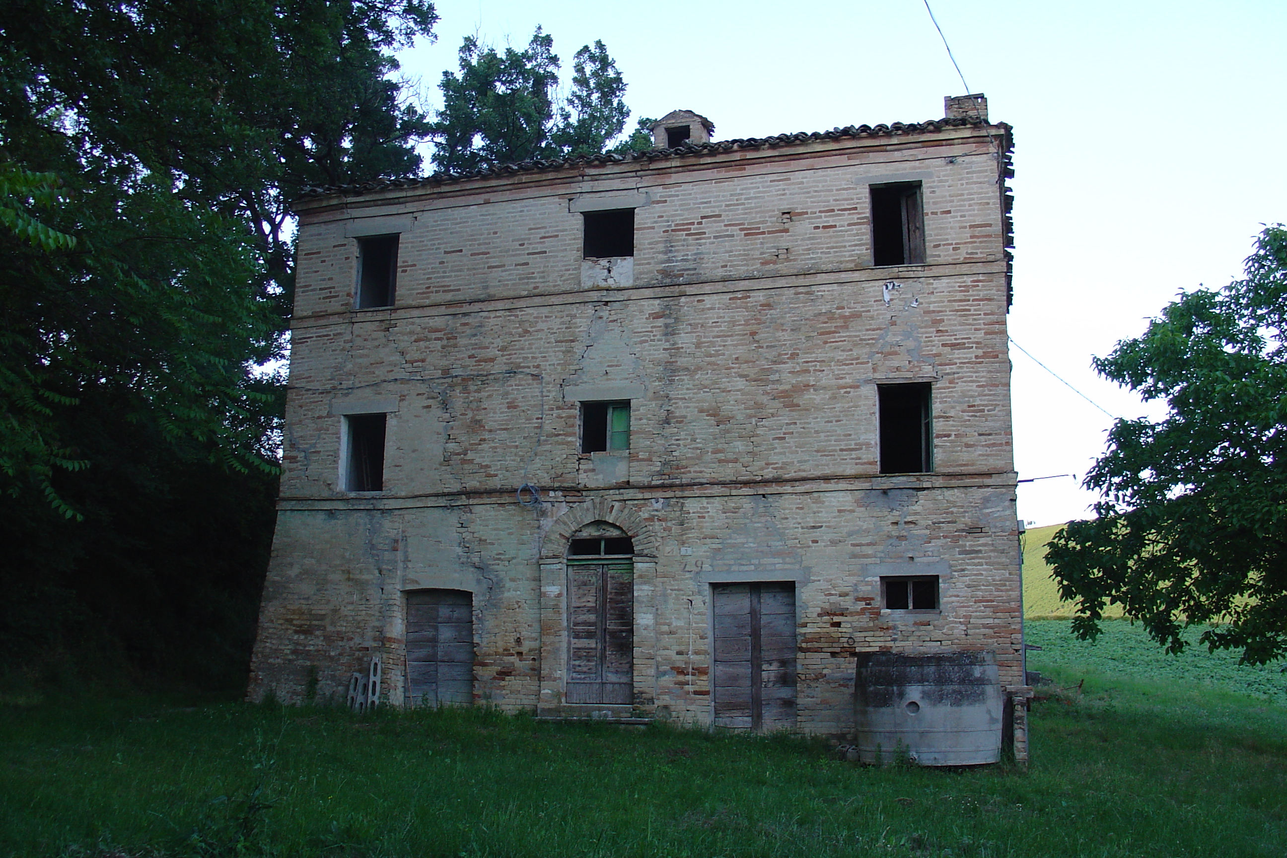 Casa Grifi (casa padronale) - Monterubbiano (AP) 