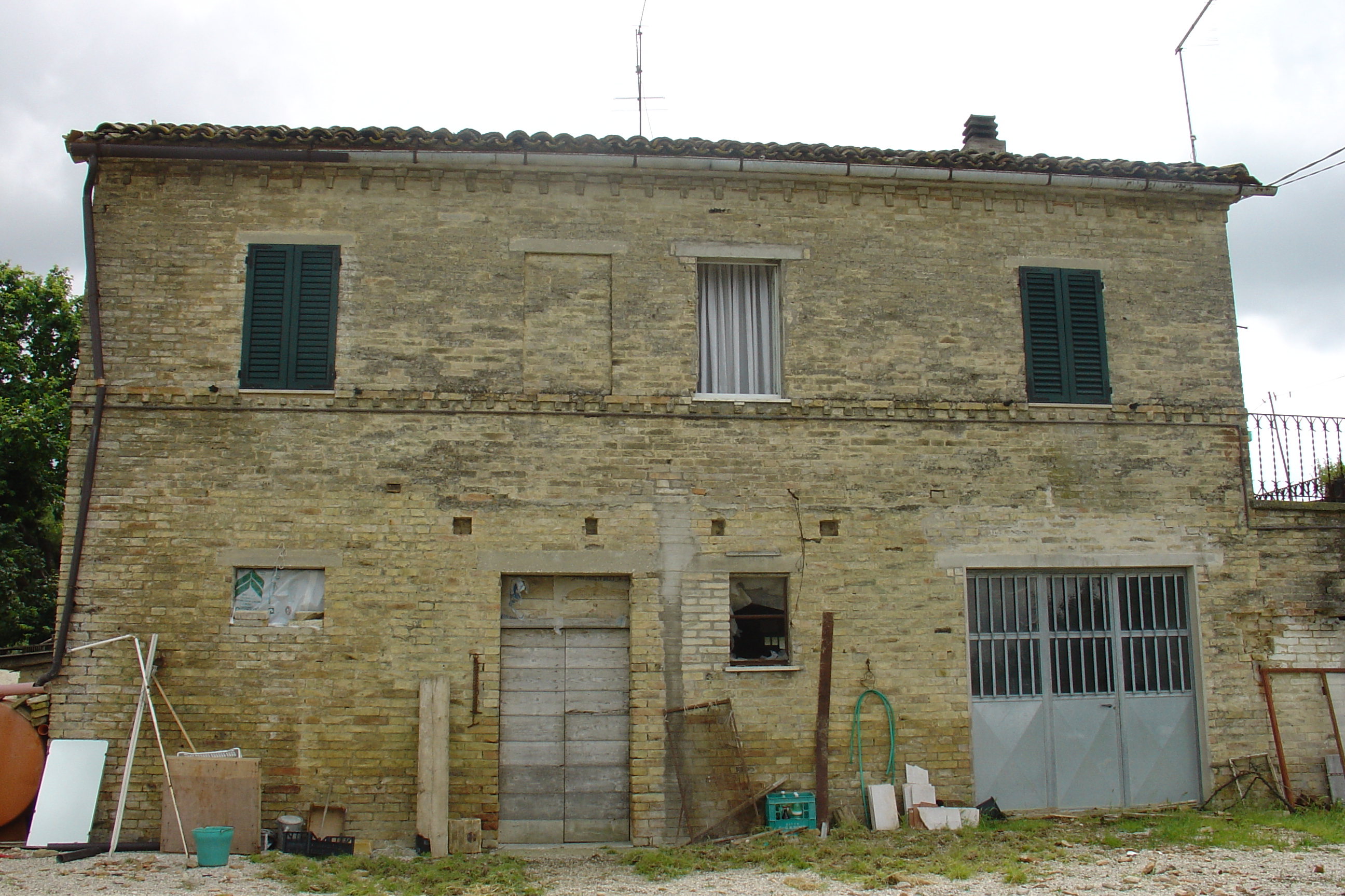 Casa Marinangeli (casa colonica, marchigiana con scala interna) - Monterubbiano (AP) 