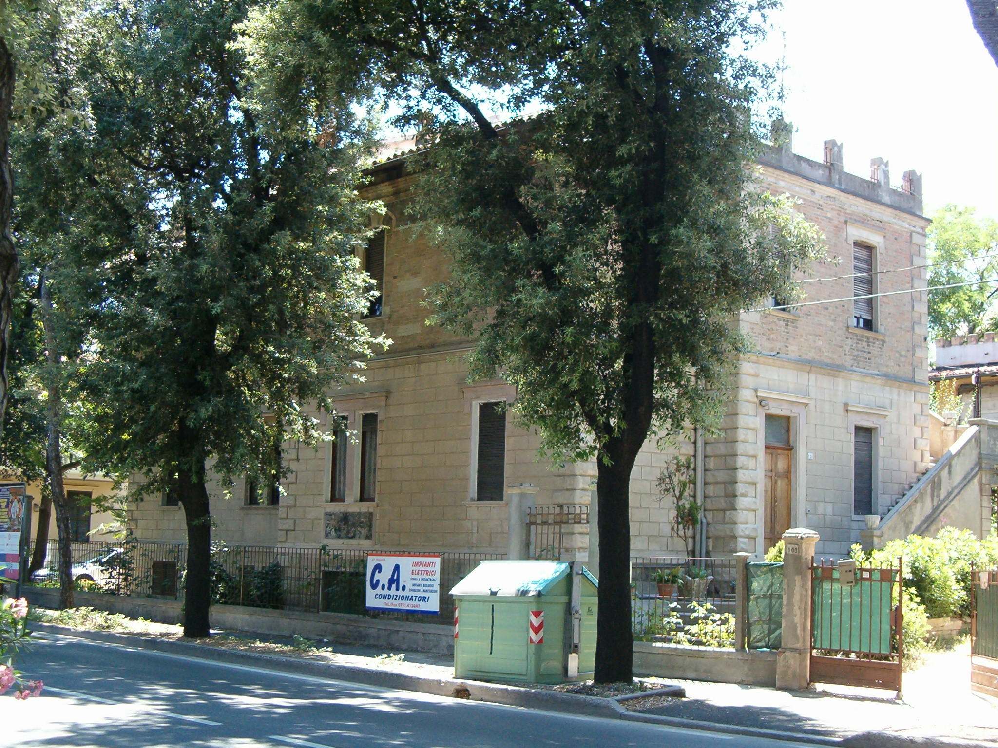 Palazzo di appartamenti (palazzo, di appartamenti) - Pesaro (PU) 