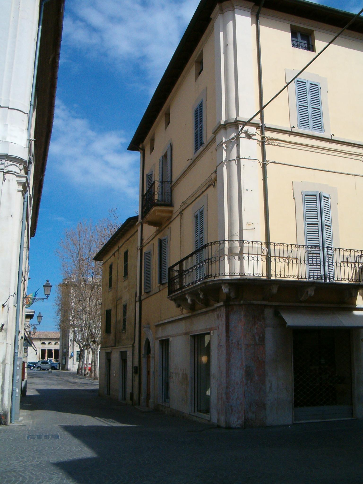 Palazzo di appartamenti (palazzo, di appartamenti) - Senigallia (AN) 
