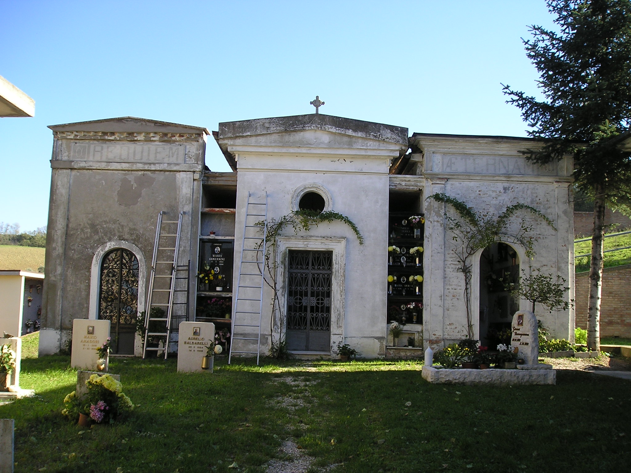 Cimitero di Castelboccione (cimitero, comunale) - Urbino (PU) 