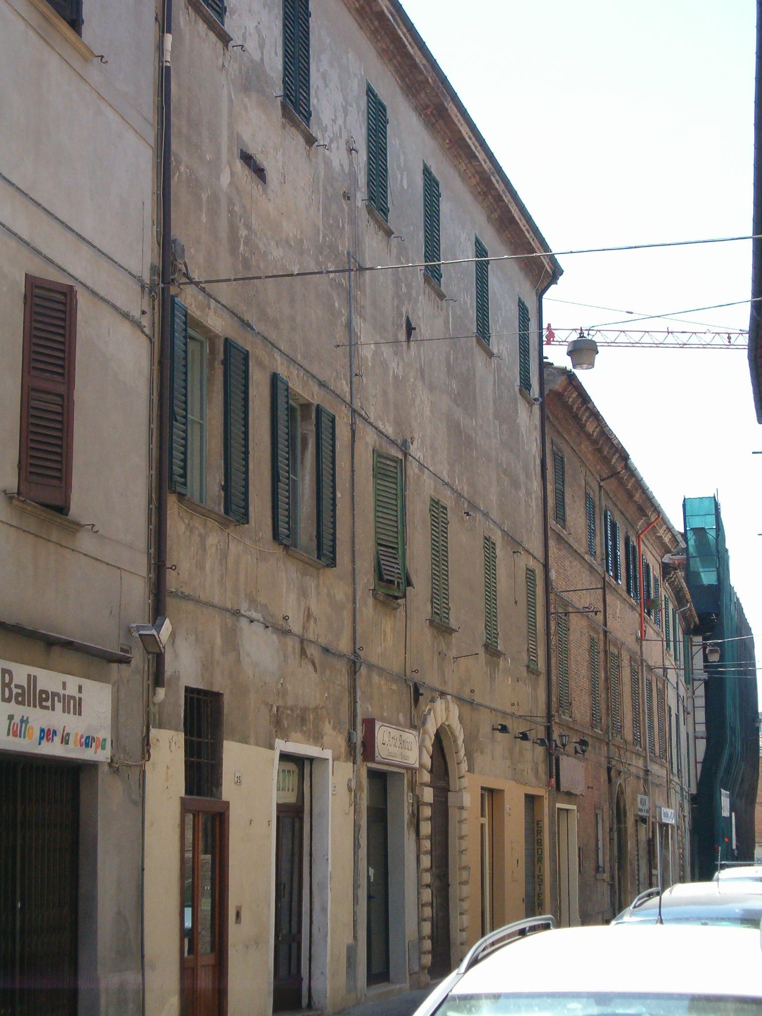 Palazzo di appartamenti (palazzo, di appartamenti) - Pesaro (PU) 