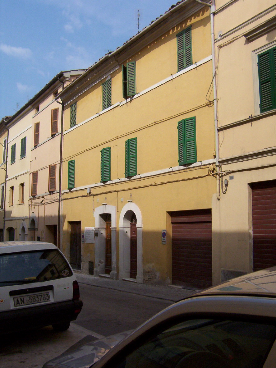 Casa in linea (casa in linea) - Jesi (AN) 