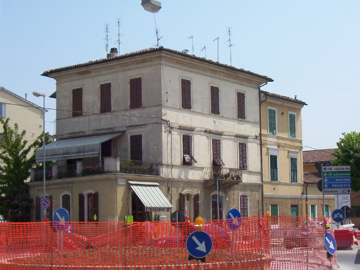 Casa in linea (casa in linea) - Jesi (AN) 