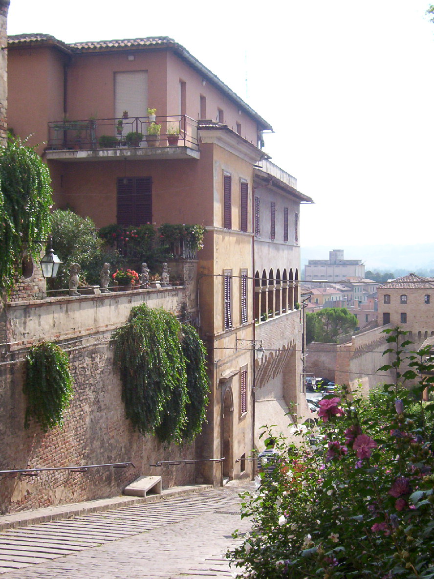 Casa in linea sulle mura (casa in linea) - Jesi (AN) 
