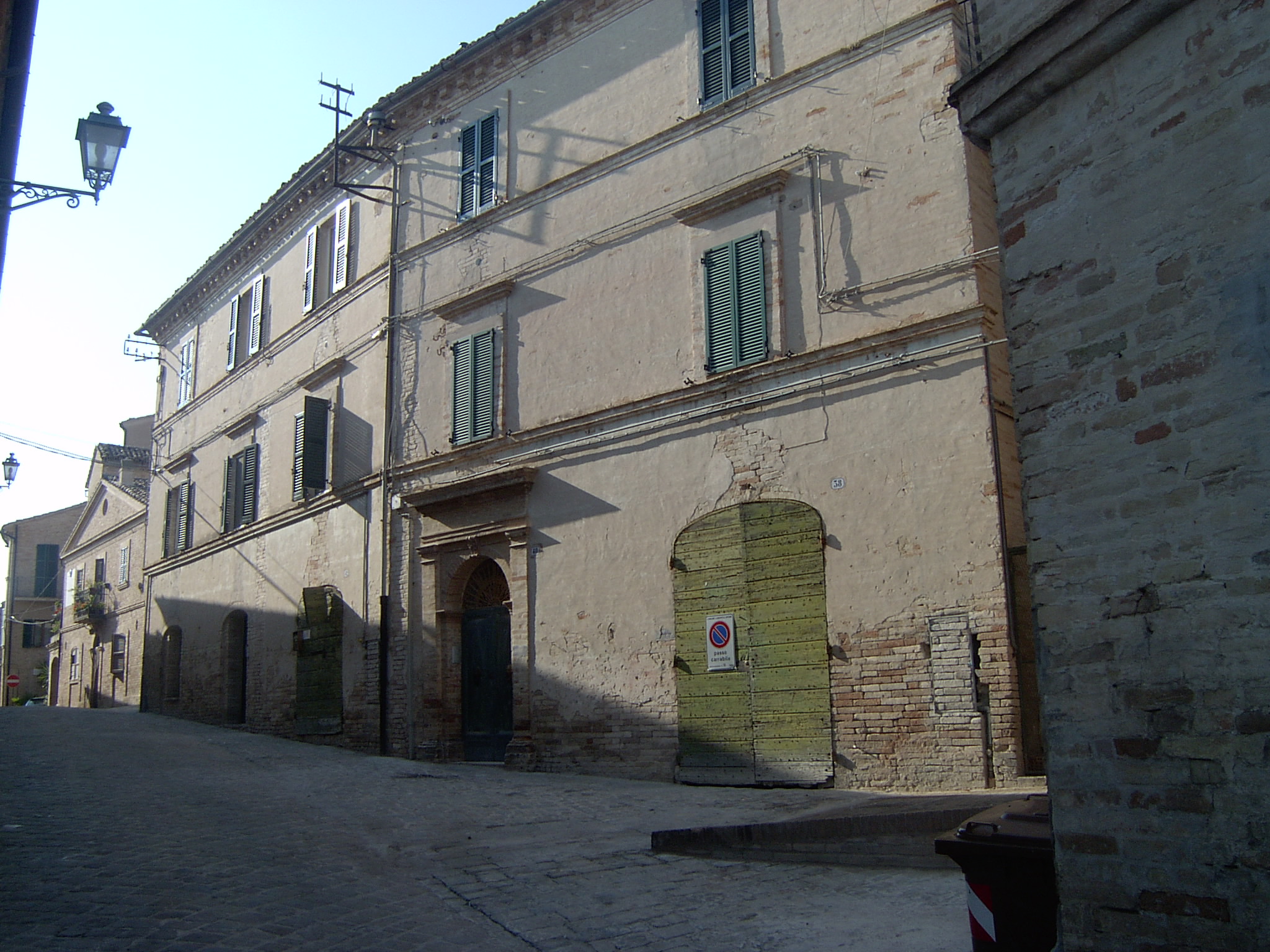 Palazzo di appartamenti (palazzo, di appartamenti) - Montelupone (MC) 